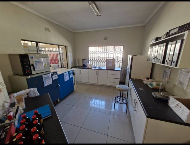 400M² OFFICE TO LET IN BARDENE